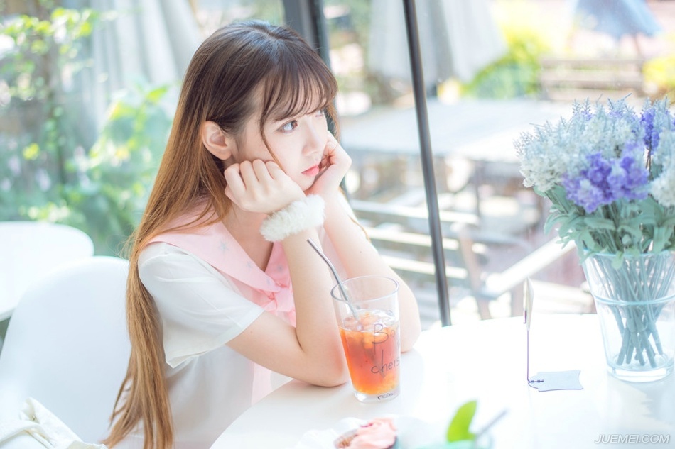 “庞先生，不是我等不明事理。”一名蜀将苦笑道：“只是冠军侯之政策，于我士族……”